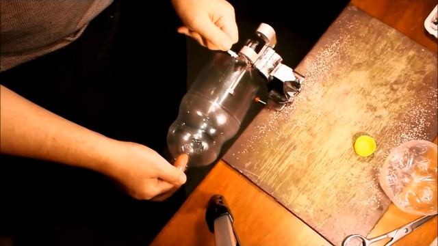 Бутылкорез из болта, пластиковая ленту быстро и бесплатно. Bottle cutter - reuse plastic dottles. смотреть онлайн