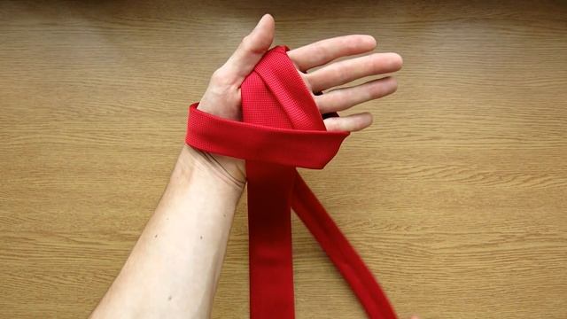 How to tie a tie in 10 seconds - 3 ways смотреть онлайн