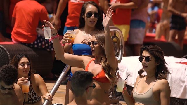Kayla Collins at TAO Beach смотреть онлайн