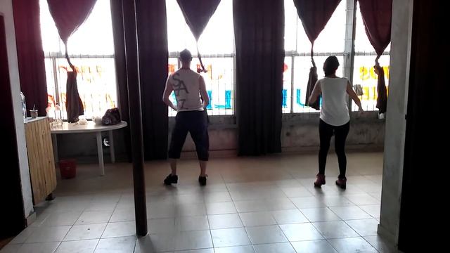 Shine Bachata E01 E02 E03 - Pasos Sueltos Hombre Mujer Bailoteando смотреть онлайн