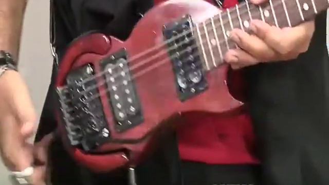 Demonstration Tour Bus par Judge Fredd pour le mag Guitare Xtreme n°53. смотреть онлайн