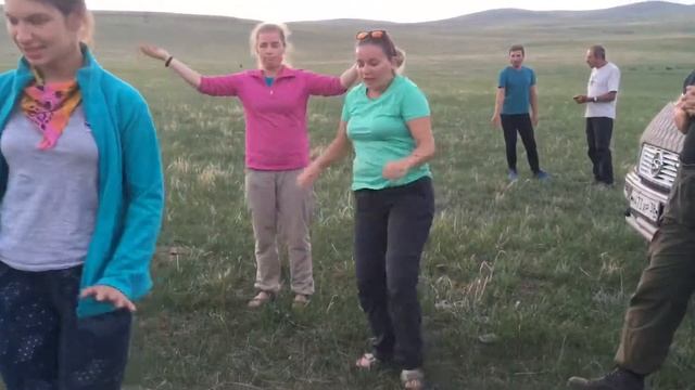 Путешествие вокруг Байкала. Танцы в степи смотреть онлайн