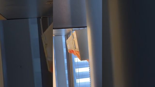 DIY- how to remove and re-install a Hunter Douglas roller shade with a cassette. Roller blinds смотреть онлайн
