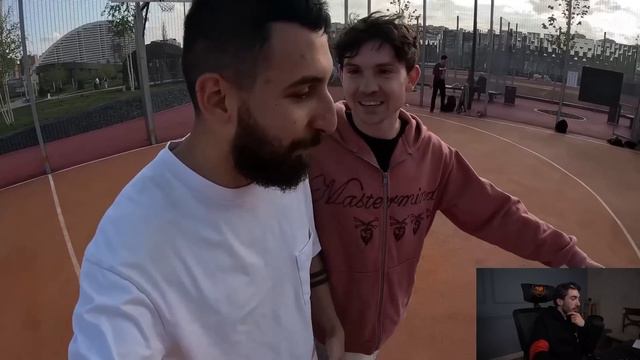 РЕАКЦИЯ НА 2DROTS ЗАБЕЙ ГОЛ И ПОЛУЧИШЬ ЛЮБУЮ ВЕЩЬ В ЦУМе! смотреть онлайн