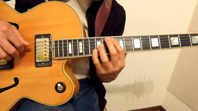 Moon River(solo guitar with walking bass and chords ) influenced by Ted Greene смотреть онлайн