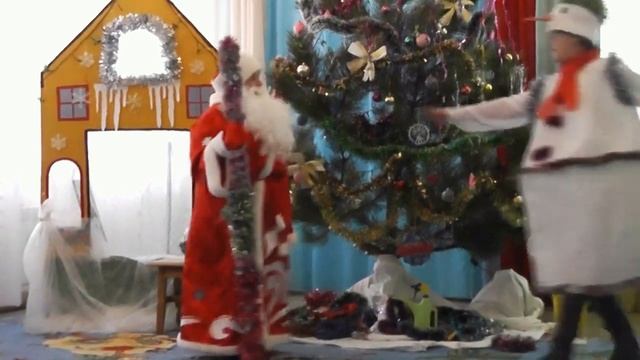 Новогодний утренник в Приморском детском саду "Сказка".Средняя группа "Радуга" смотреть онлайн