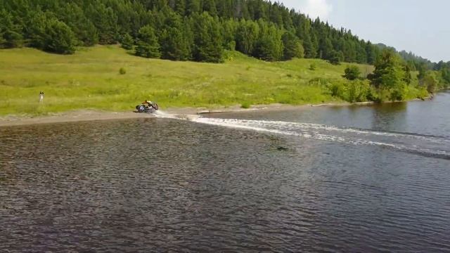 6 км на СНЕГОХОДЕ по ВОДЕ через реку Кама!!! смотреть онлайн