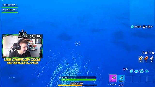 FLYING INSIDE THE FORTNITE BLIMPS & MAKING IT TO NEW SPAWN ISLAND смотреть онлайн