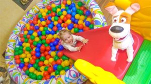 Распаковка игрушек и как Макс сгрыз волшебную палочку - Видео для детей