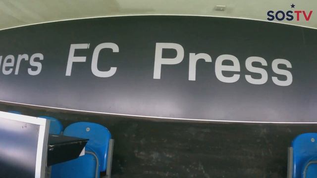 THIS STADIUM IS IN SOMEONE'S BACKYARD! Queens Park Rangers' Loftus Road Full Private Tour смотреть онлайн