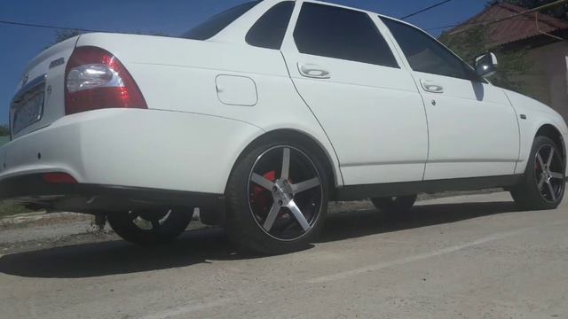 Приора на VOSSEN R-16