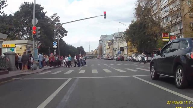 медведь в Москве смотреть онлайн