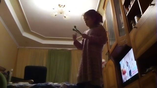 Показываю упражнение с цветами типа булави повторяю за каналом мисс николь привет мини ушки!✋✋✋ смотреть онлайн