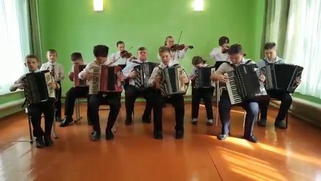 Ансамбль народных инструментов "Виртуозы" и ансамбль скрипачей "Лазорики" МБУ ДО ДДТ "Ермак" смотреть онлайн