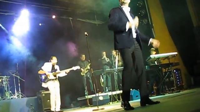 Aurelian Temisan & The Funk Society Hai acasa & Play That Funky Music смотреть онлайн