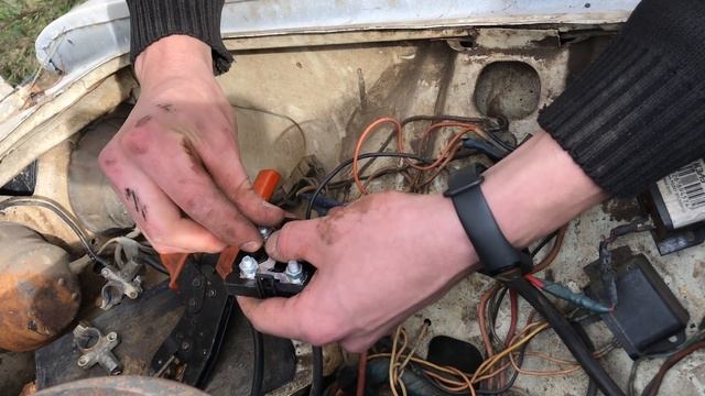 Перенос аккумулятора в багажник на Ваз 2106 смотреть онлайн