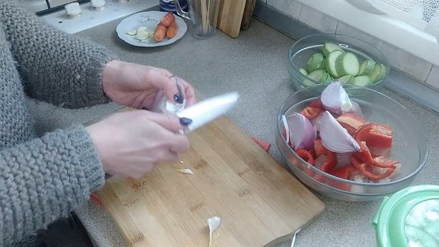 САМЫЙ МЯГКИЙ КУРИНЫЙ ШАШЛЫК🔥+ОВОЩНОЙ ПЛОВ из КАБАЧКОВ😋 смотреть онлайн