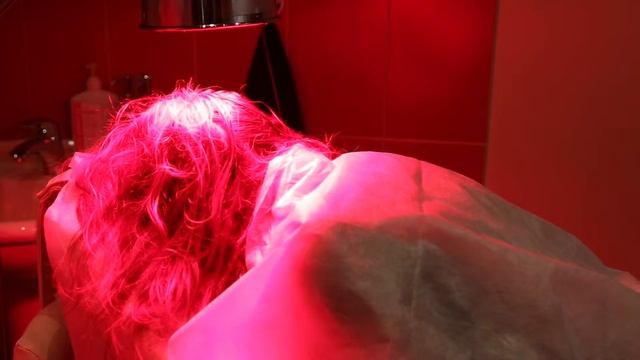 Шаг 3. Стимулирующий этап. часть 2. Лазеротерапия с Полязизованым Стимулирующим Лосьоном. смотреть онлайн