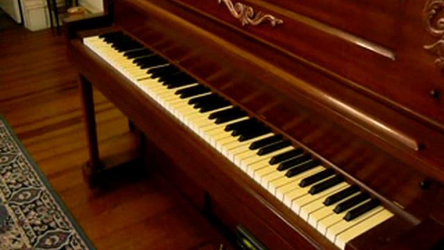 November Rain on Player Piano смотреть онлайн