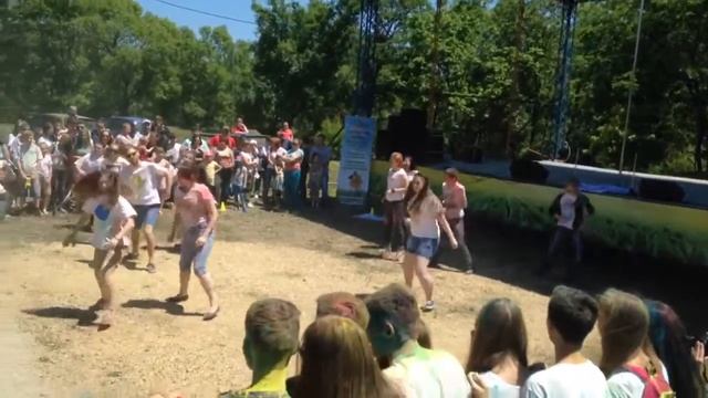 Фестиваль красок Холи в Уссурийске танец смотреть онлайн