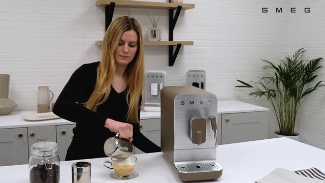How To Make An Espresso, Cappuccino & Latte Using The Smeg Bean To Cup Machine | BCC02