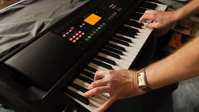 Diamonds Are Forever on a KORG EK-50 смотреть онлайн