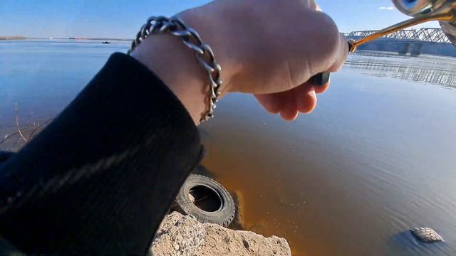 ЛОВЛЯ ПАССИВНОГО СУДАКА ПЕРЕД НЕРЕСТОМ НА ДЖИГ / РЫБАЛКА С ЛОДКИ / С БЕРЕГА смотреть онлайн