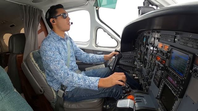 Flying Three Airplanes in One Day! смотреть онлайн