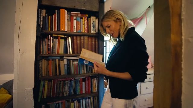 Inside Sienna Miller's Secluded Country Cottage | Open Door | Architectural Digest смотреть онлайн