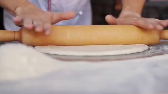 Пицца из итальянской печи смотреть онлайн