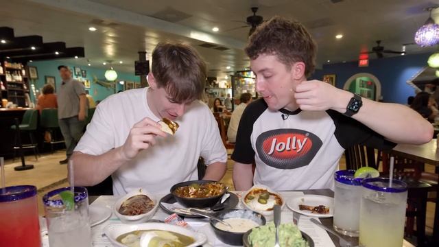 Brits Try REAL Tex-Mex for the first time!! смотреть онлайн
