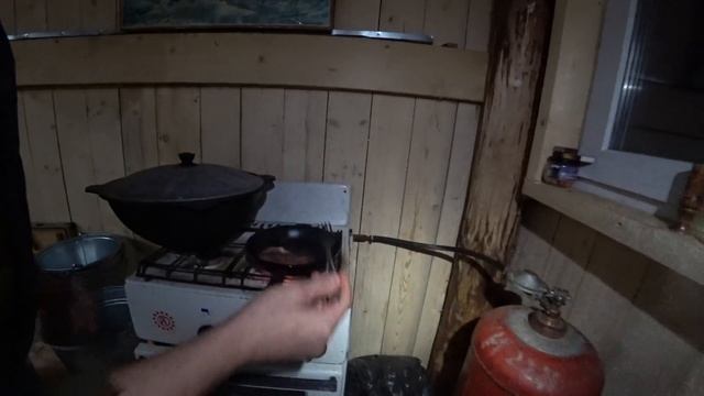 Банная пятница | Моем полы в лесной избе, строим баньку! смотреть онлайн