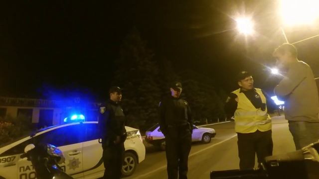 ОПЯТЬ! ПОЛИЦИЯ ХОЧЕТ ЗАБРАТЬ СКУТЕРА НА ШТРАФ СТОЯНКУ! смотреть онлайн
