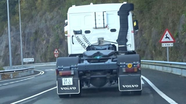 VOLVO F 10 Por La Ruta Del Rio Besaya