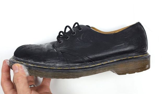Rescue Your Dr. Martens Oxfords: Fix Leather Scuffs & Discoloration Like a Pro | Unboxing Red Moose смотреть онлайн