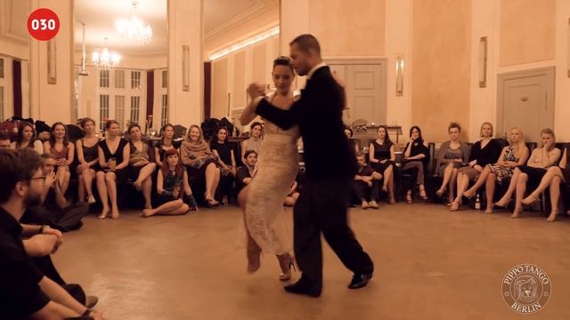 Mirella and Carlos Santos David – Amor y vals смотреть онлайн