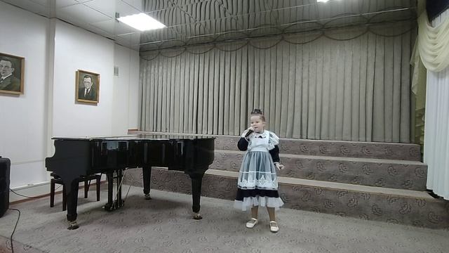 Баклакова Юлия, 7 лет, муз. и сл. Э.Калашникова «А мы скучали» смотреть онлайн