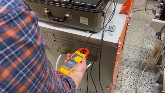 Приёмо-сдаточные испытания разделительного трансформатора 400 В / 400 В, мощность 50 кВА. смотреть онлайн