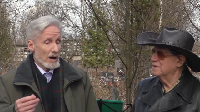 Николай Браун делится воспоминаниями об Аркадии (Звездине) Северном на могиле певца 12 апреля 2016 смотреть онлайн