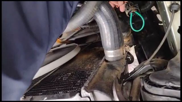 CAMBIO DE DEPOSITO REFRIGERANTE | RENAULT 19 | MAO LA 33 смотреть онлайн