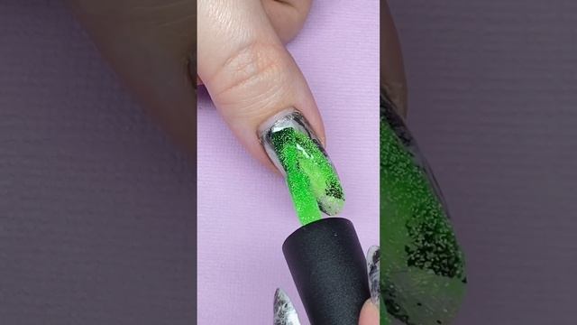 Светоотражающий гель-лак #маникюр #ногти #nailart #nailpolish #nail #дизайнногтей #nails #manicure смотреть онлайн