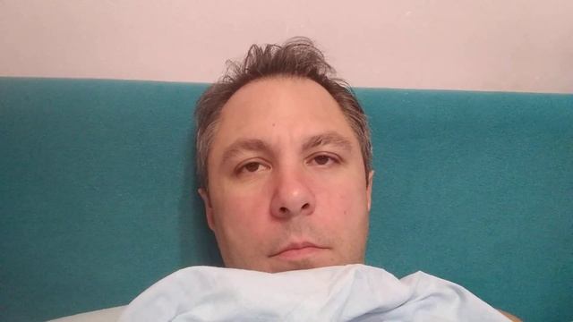ЛЕЖУ НА ДИВАНЕ ПОСЛЕ ВАННОЙ смотреть онлайн