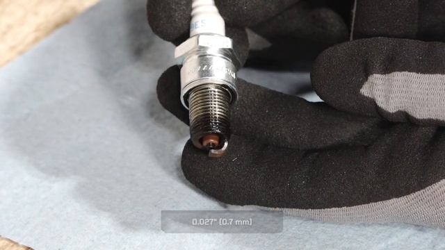 850 Switchback Assault 146 Spark Plug Inspection and Replacement - Polaris Snowmobiles смотреть онлайн