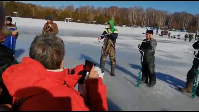 ЗИМНИЕ СОРЕВНОВАНИЯ ПО ЗИМНЕЙ ЛОВЛЕ НА МОРМЫШКУ В 2020 году. Проходили на базе Атлашкино . смотреть онлайн