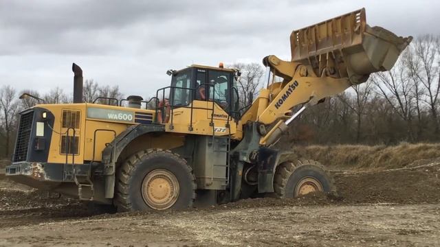 Used Komatsu WA600-6 - 2007 for sale | Used wheel loader | equippo.com | Used heavy equipment смотреть онлайн