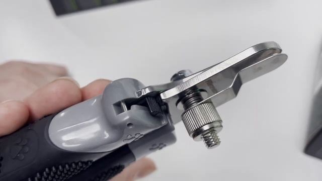 Просто о сложном / Что такое фурминатор и как он работает. Избавляемся от колтунов у кошек и собак. смотреть онлайн