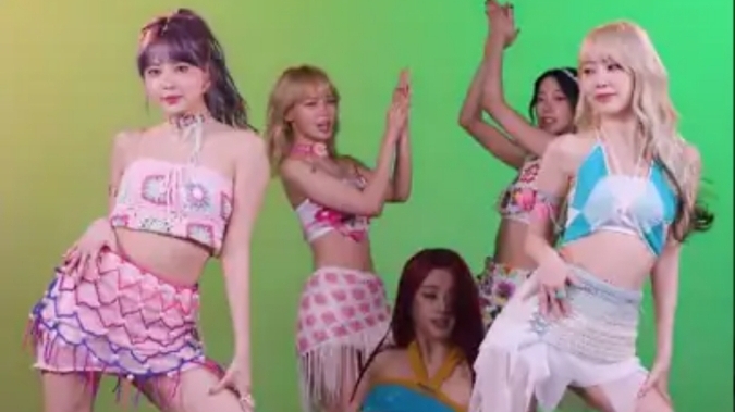 LE SSERAFIM "SMART" (4K) смотреть онлайн