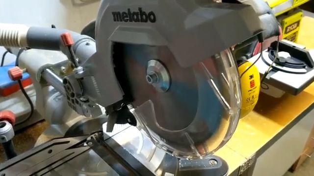 Metabo KGS 216 M mit Sanftanlauf смотреть онлайн