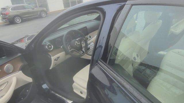 M22109, 2022 Mercedes E-350 Interior смотреть онлайн