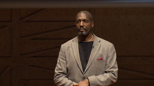 Sculpting A Grain Of Sand | Willard Wigan | TEDxInstitutLeRosey